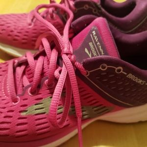 Brooks Ravenna Women's